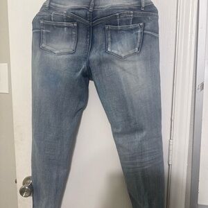 Telepatía Light Wash Skinny Ankle Jeans